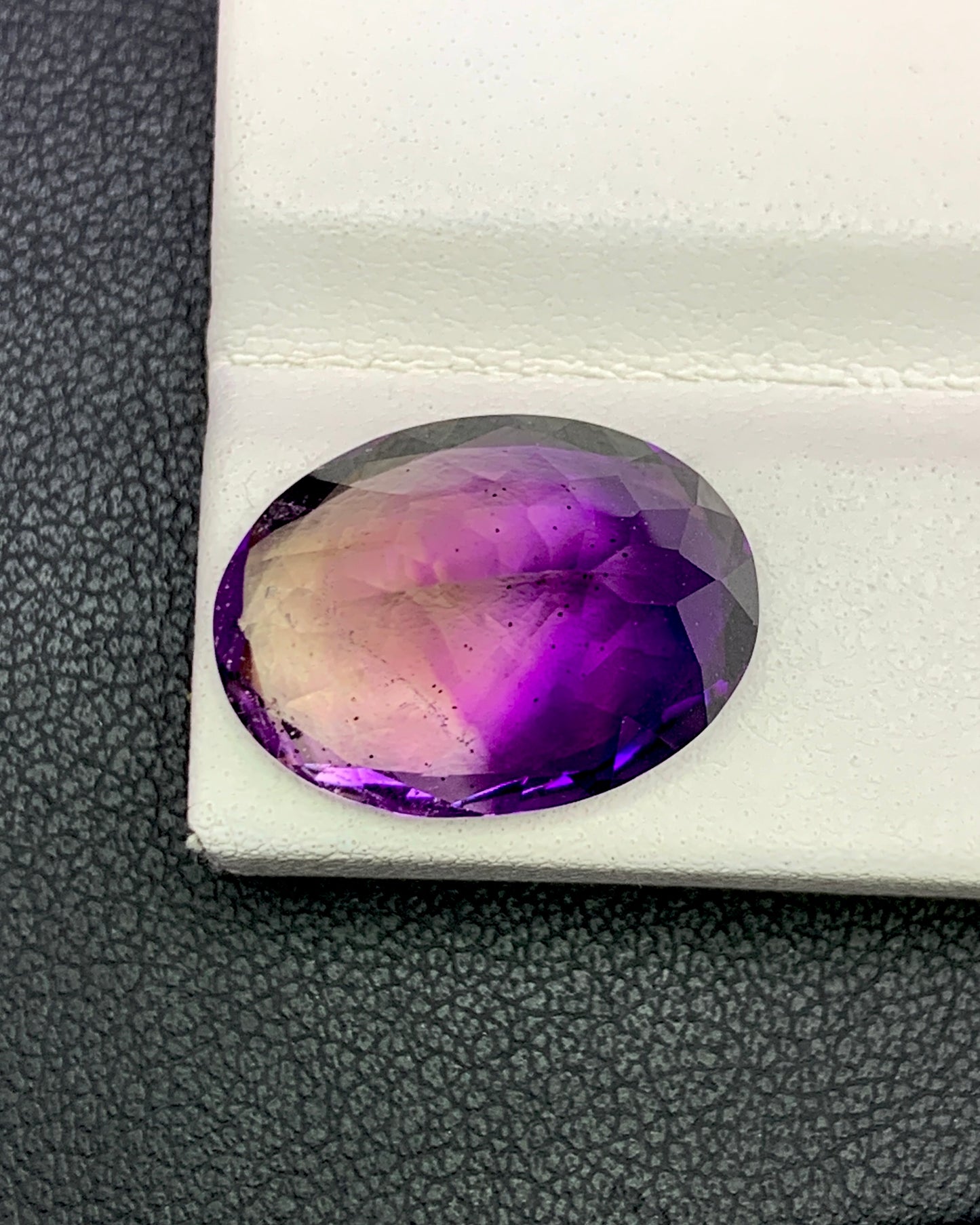 Natural Super Seven 9.54 Carat 16.8x12.5 MM Oval Shape Faceted Gemstone with 7 Crystals Healing Stone Seven Chakra Melody Stone