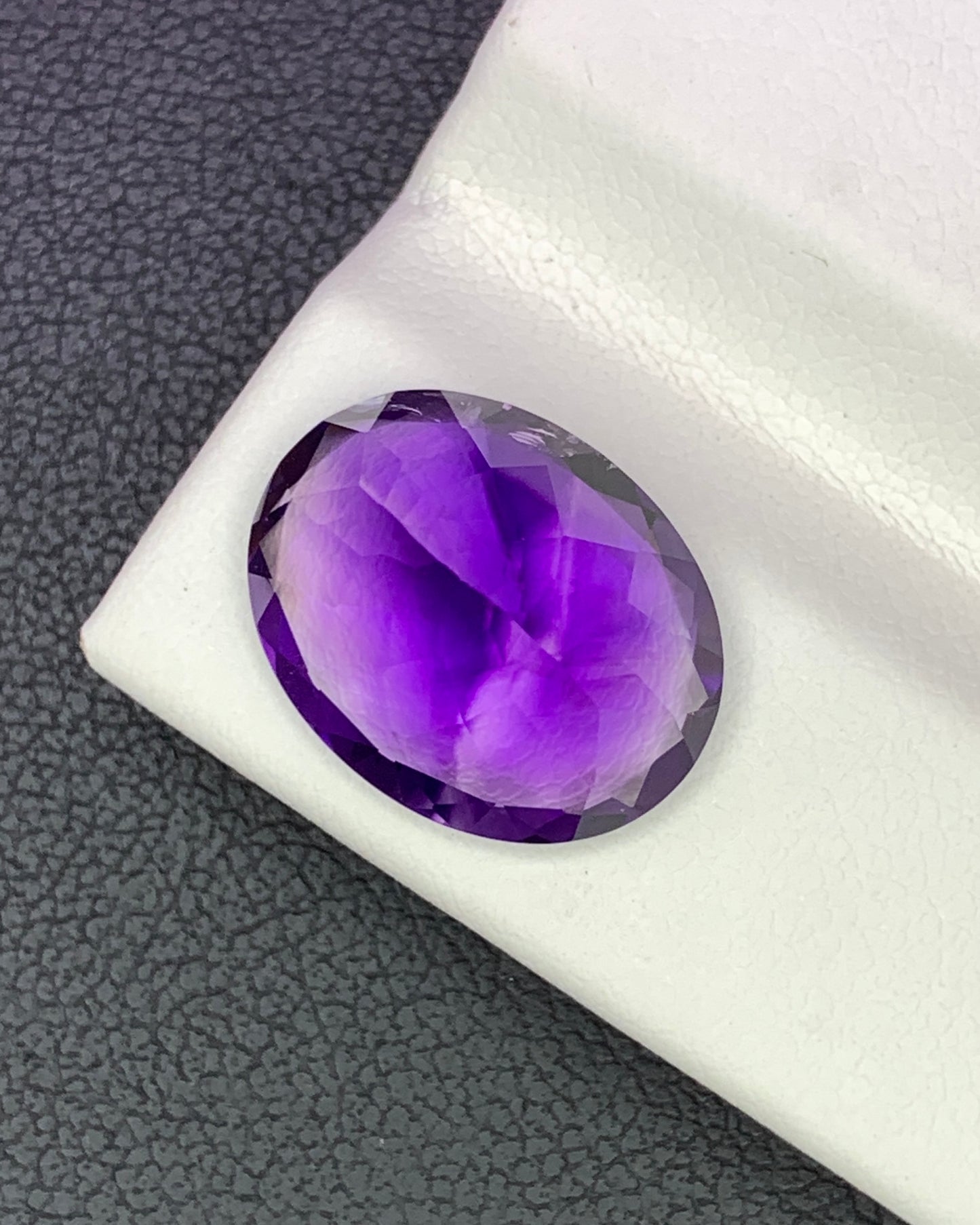Natural Bi Color Amethyst 6.92 Carat 14.7x11.5 MM Oval Shape Faceted Gemstone