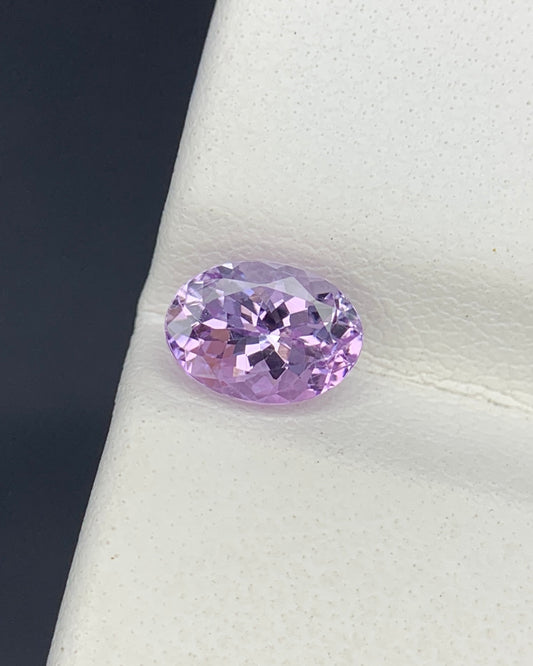 Natural Rare Purplish Pink Tanzanite 1.03 Carat 7x5 MM Oval Shape Faceted Gemstone