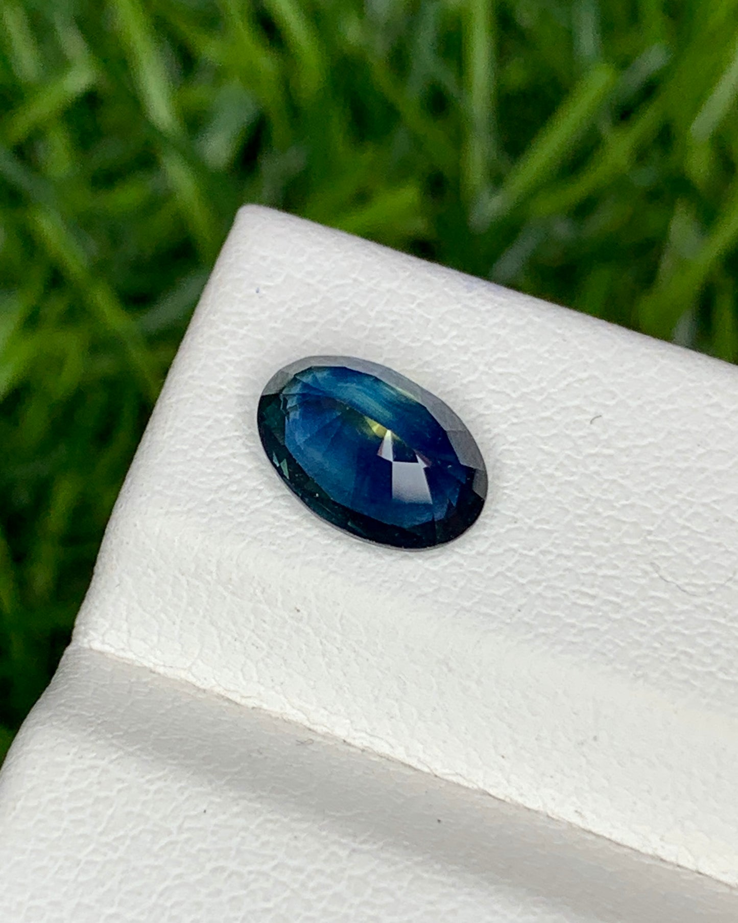 Natural Bi Color Parti Sapphire 1.72 Carat 8.8x6 MM Oval Shape Faceted Gemstone