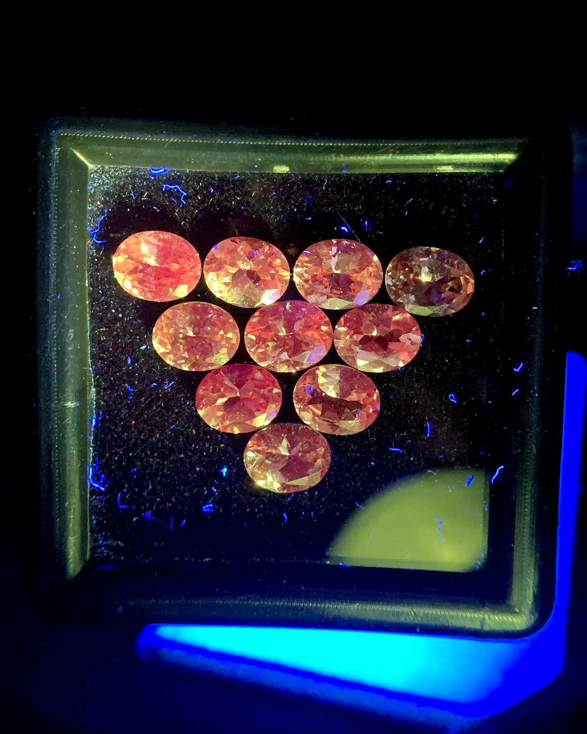 Natural Rare Dragon Garnet / Fluorescent Chromium Vanadium Malaya Garnet Lot 4.05 Carat 5x4 MM Oval Shape Faceted Gemstone 10 Piece Lot