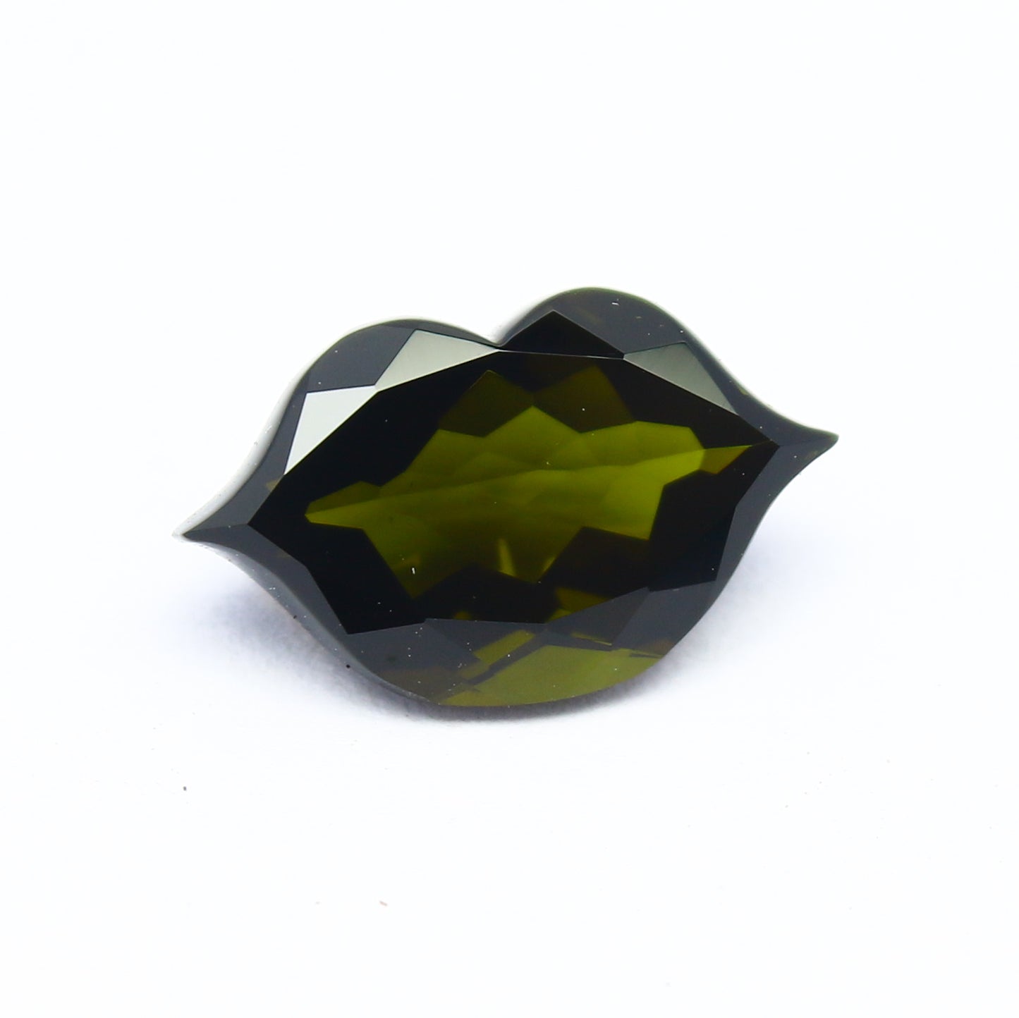 Natural Green Tourmaline 2.85 Carat 12.5x7.5 MM Lips Shape Gemstone