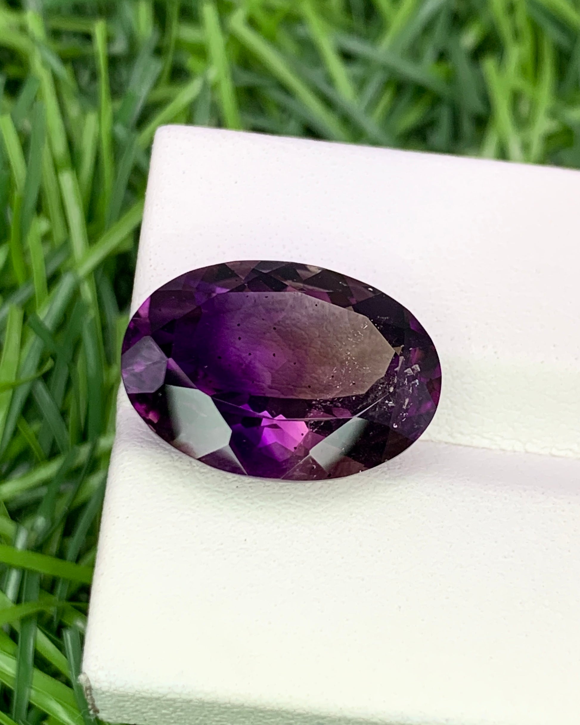 Natural Super Seven 9.54 Carat 16.8x12.5 MM Oval Shape Faceted Gemstone with 7 Crystals Healing Stone Seven Chakra Melody Stone