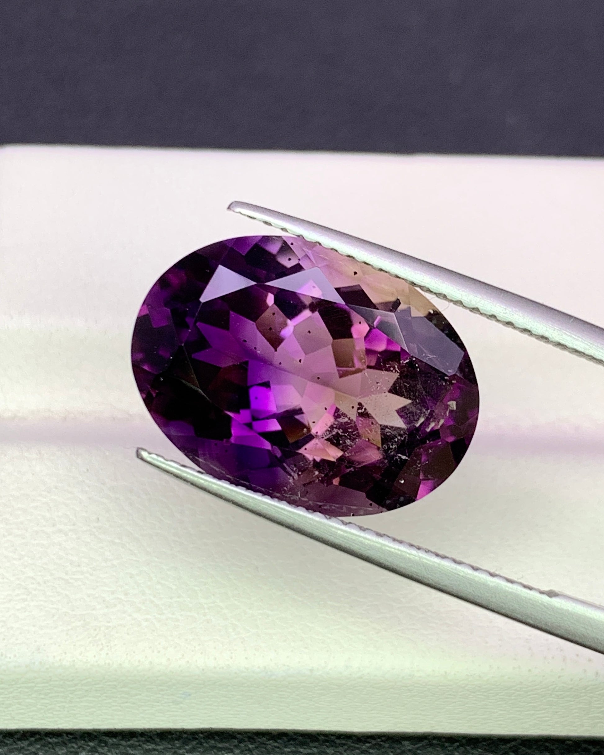 Natural Super Seven 9.54 Carat 16.8x12.5 MM Oval Shape Faceted Gemstone with 7 Crystals Healing Stone Seven Chakra Melody Stone