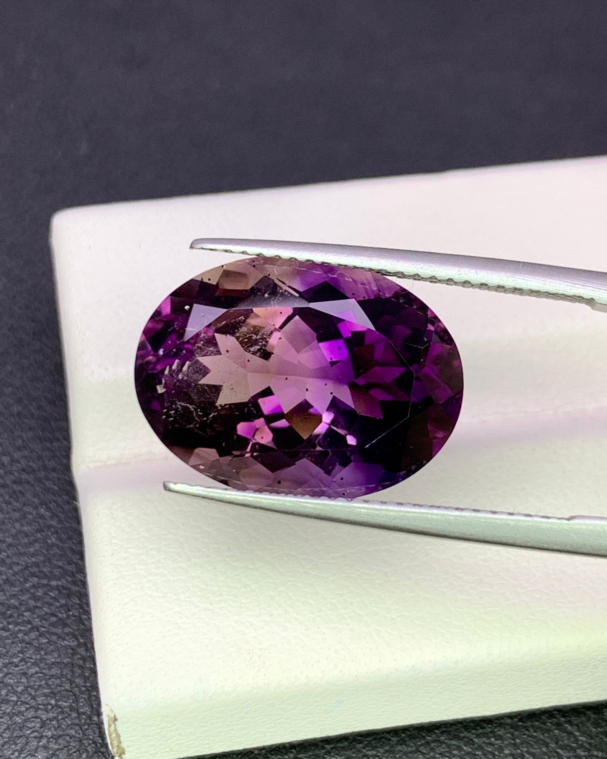 Natural Super Seven 9.54 Carat 16.8x12.5 MM Oval Shape Faceted Gemstone with 7 Crystals Healing Stone Seven Chakra Melody Stone