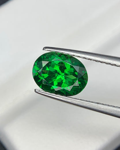 Natural Tsavorite Garnet 1.86 Carat 8.5x6.4 MM Oval Shape Faceted Gemstone