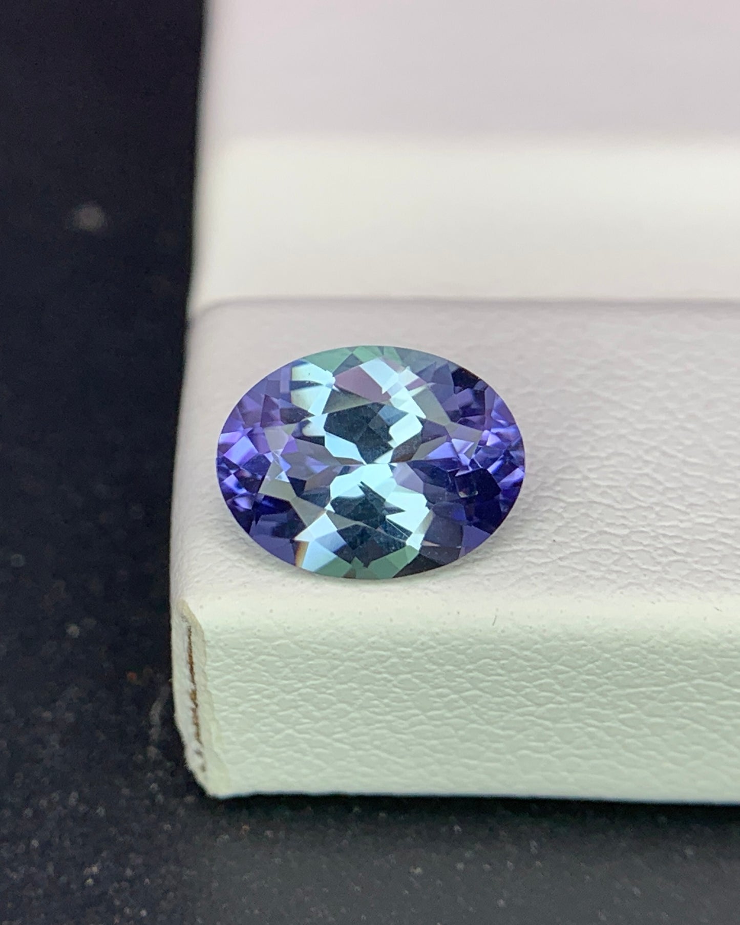Natural Bi Color Tanzanite 1.46 Carat 8.5x6.5 MM Oval Shape Faceted Gemstone 