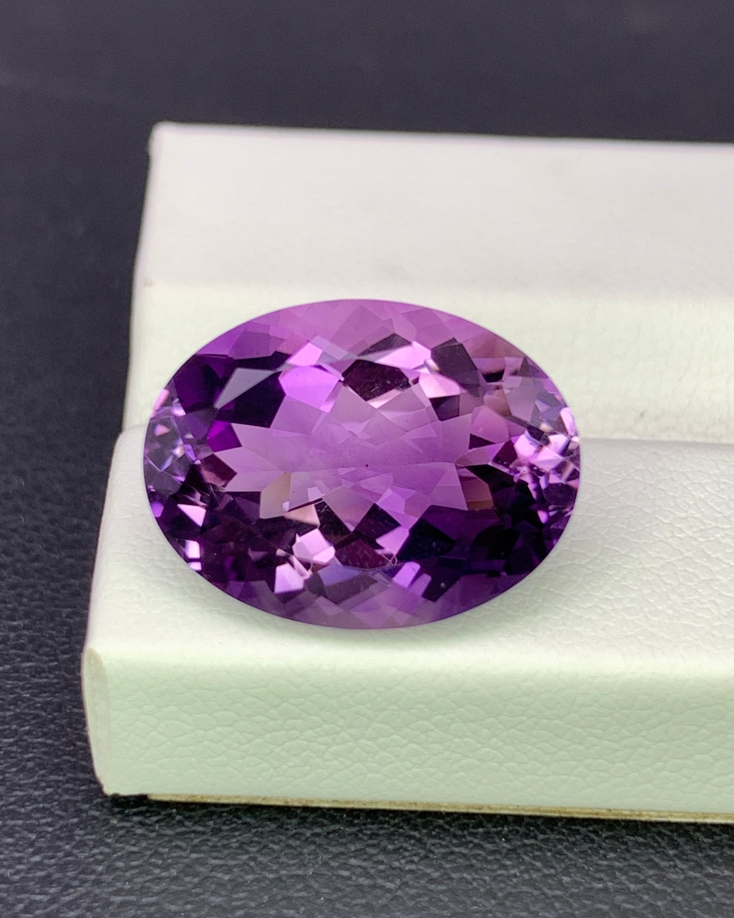 Natural Bi Color Amethyst 8.63 Carat 16x12 MM Oval Shape Faceted Gemstone 