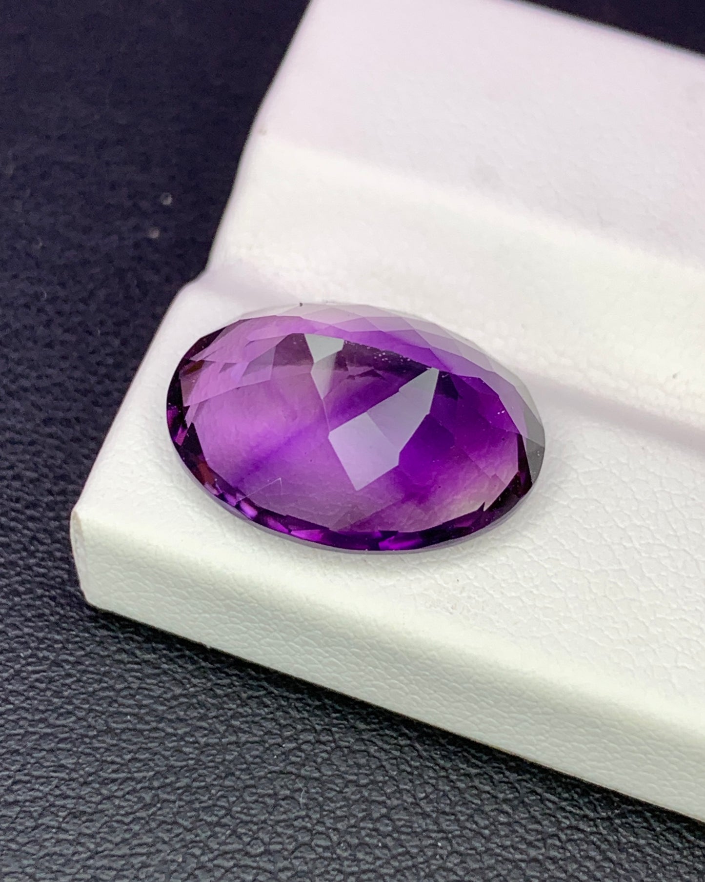 Natural Bi Color Amethyst 8.63 Carat 16x12 MM Oval Shape Faceted Gemstone 
