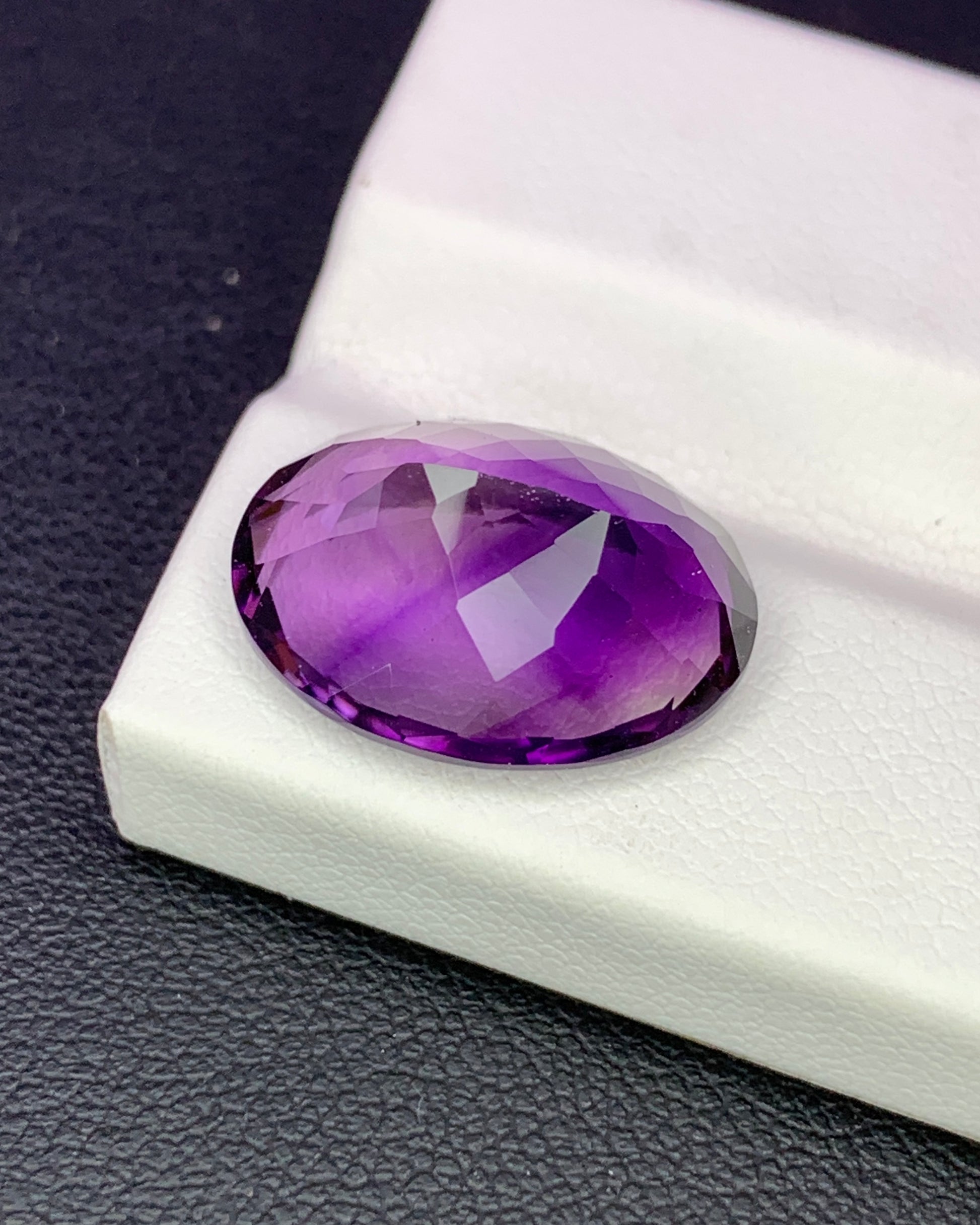 Natural Bi Color Amethyst 8.63 Carat 16x12 MM Oval Shape Faceted Gemstone 