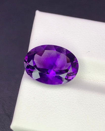 Natural Bi Color Amethyst 6.92 Carat 14.7x11.5 MM Oval Shape Faceted Gemstone 