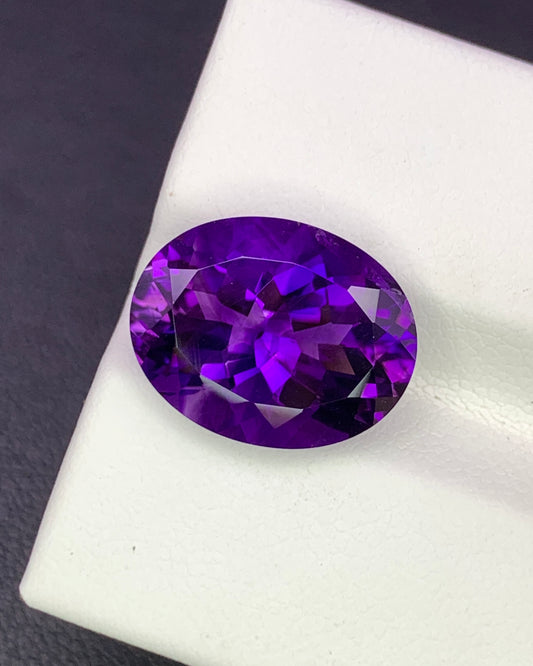 Natural Bi Color Amethyst 6.92 Carat 14.7x11.5 MM Oval Shape Faceted Gemstone 