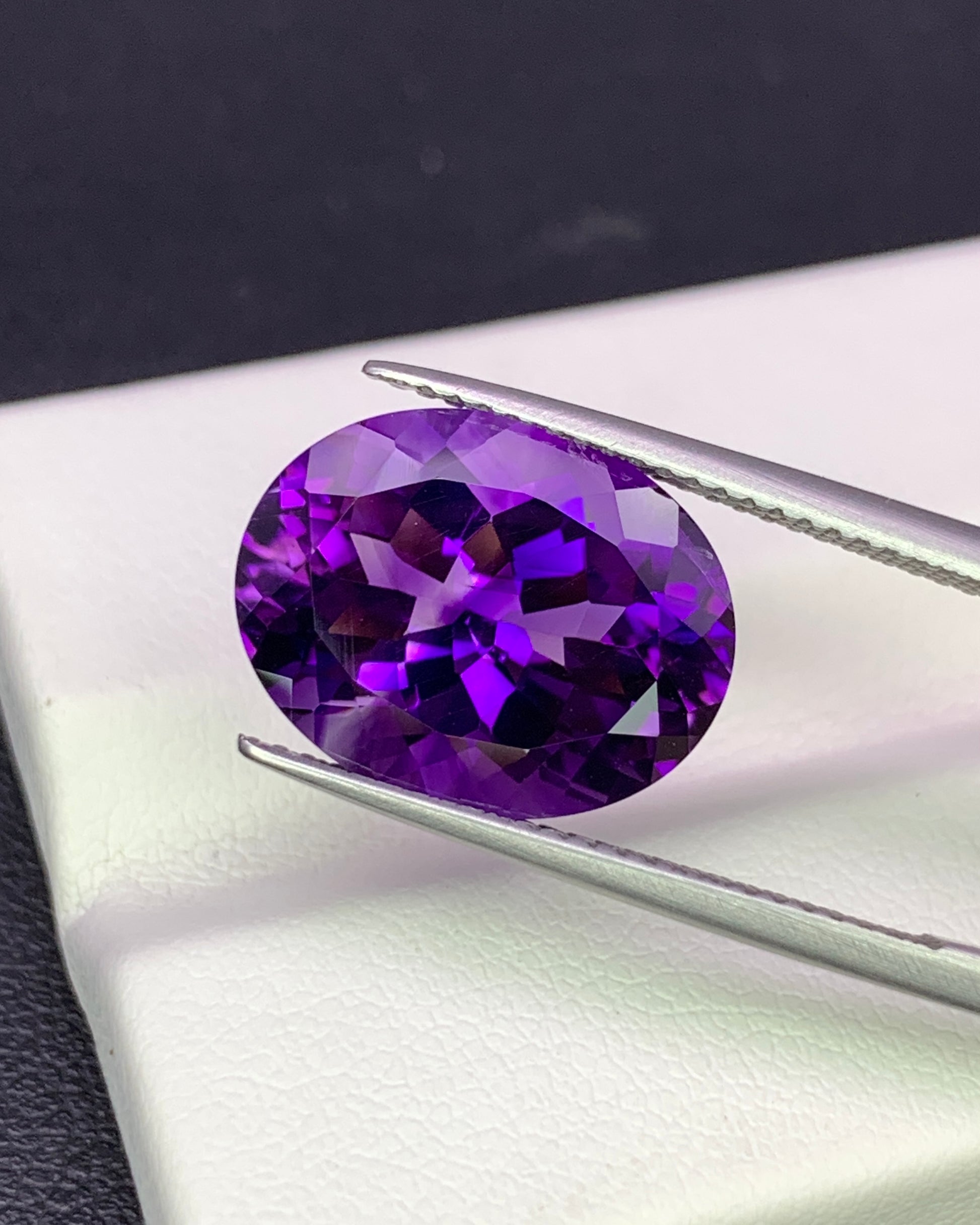 Natural Bi Color Amethyst 6.92 Carat 14.7x11.5 MM Oval Shape Faceted Gemstone 