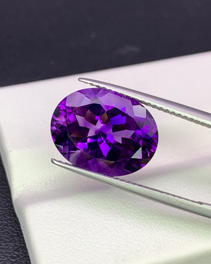 Natural Bi Color Amethyst 6.92 Carat 14.7x11.5 MM Oval Shape Faceted Gemstone 