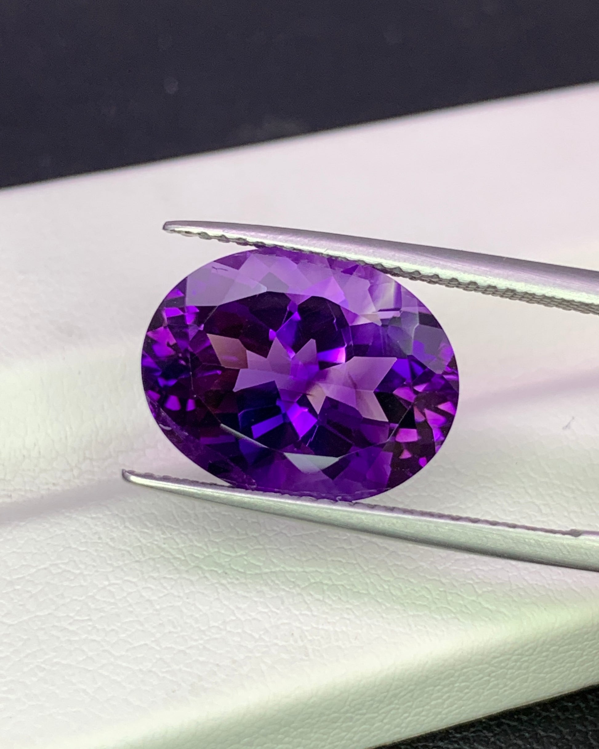 Natural Bi Color Amethyst 6.92 Carat 14.7x11.5 MM Oval Shape Faceted Gemstone 
