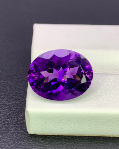 Natural Bi Color Amethyst 6.92 Carat 14.7x11.5 MM Oval Shape Faceted Gemstone 