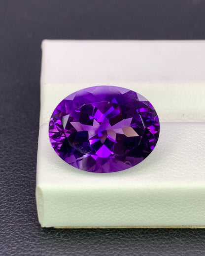 Natural Bi Color Amethyst 6.92 Carat 14.7x11.5 MM Oval Shape Faceted Gemstone 