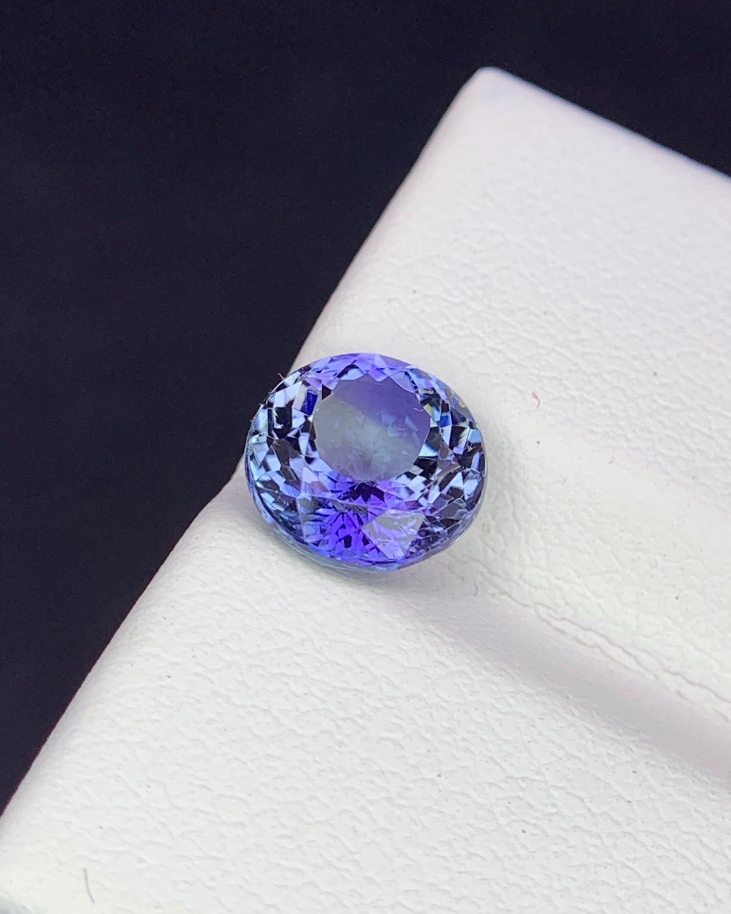 Natural Bi Color Tanzanite 1.94 Carat 7.6x7.6 MM Round Shape Faceted Gemstone