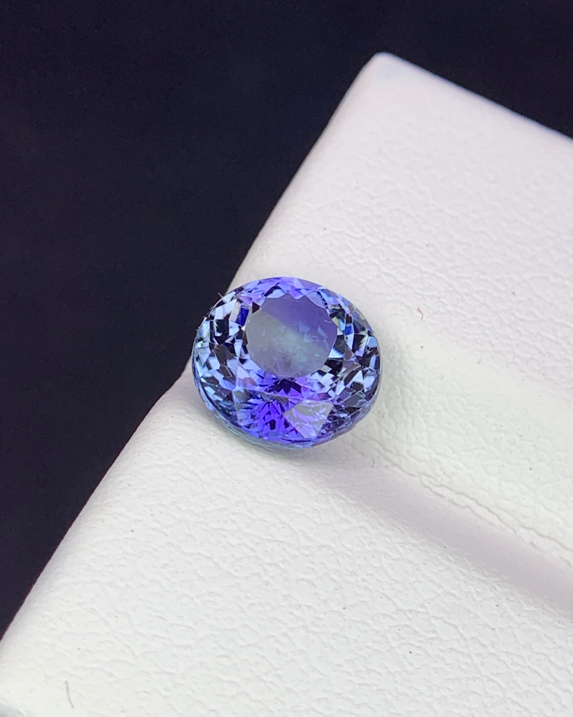 Natural Bi Color Tanzanite 1.94 Carat 7.6x7.6 MM Round Shape Faceted Gemstone