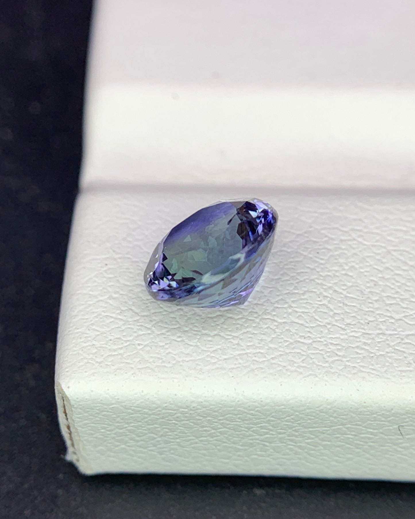 Natural Bi Color Tanzanite 1.94 Carat 7.6x7.6 MM Round Shape Faceted Gemstone
