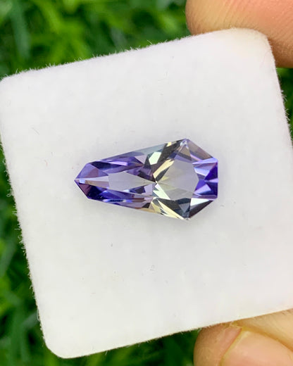 Natural Bi Color Tanzanite 1.76 Carat 11.8x7.6 MM Fancy Shape Faceted Gemstone