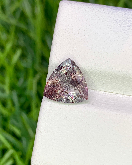 Natural Super Seven 1.48 Carat 8.1x8.1 MM Trillion Shape Faceted Gemstone with 7 Crystals Healing Stone Seven Chakra Melody Stone