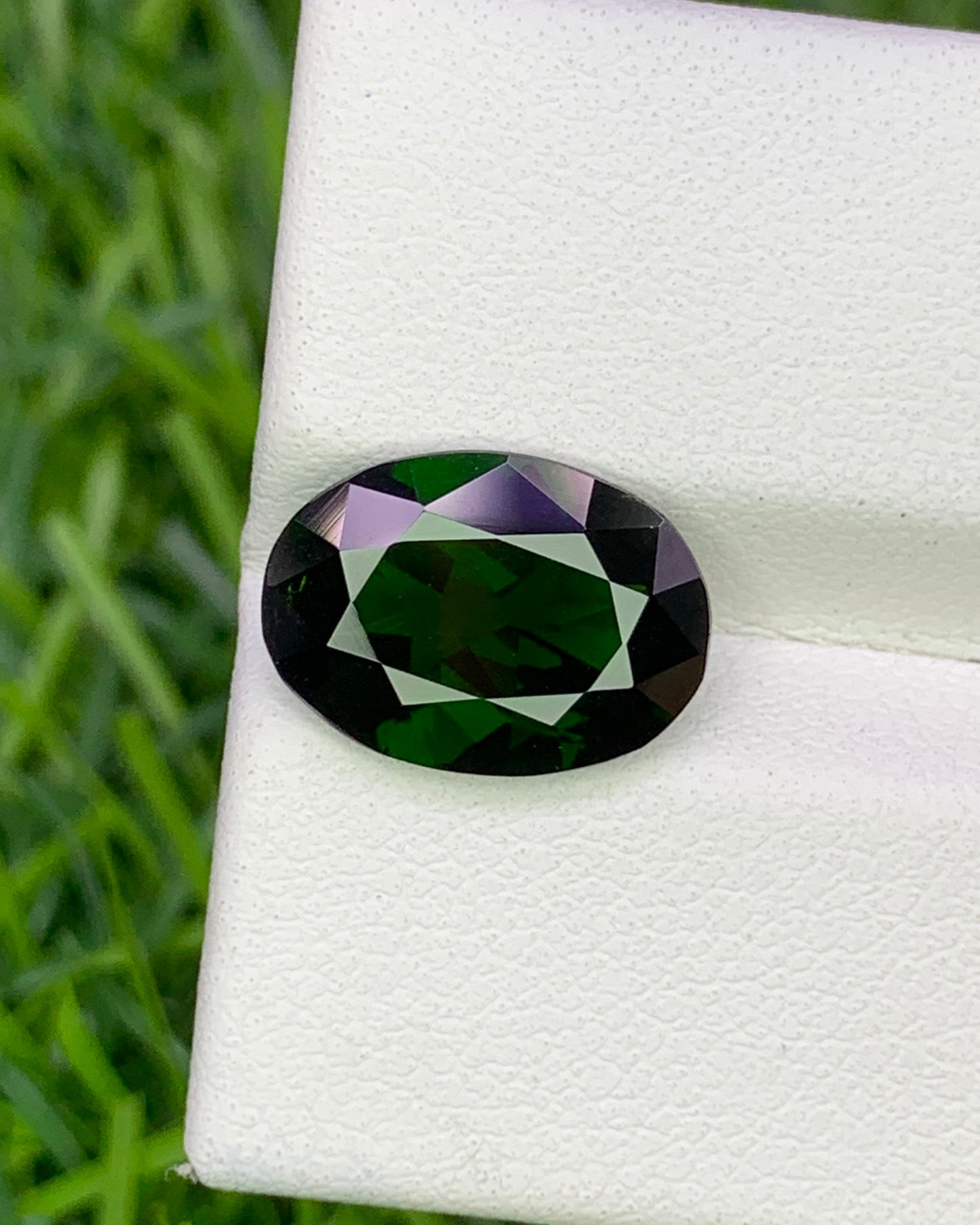 Natural Chrome Diopside 3.20 Carat 12.1x8.1 MM Oval Shape Faceted gemstone