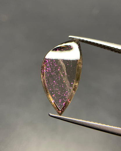 Natural Rare Pink Fire Quartz 4.85 Carat 18.6x9.4 MM Freeform Shape Covellite Quartz Gemstone from Brazil 