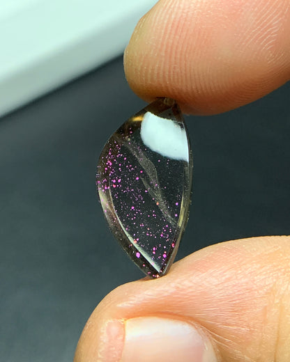 Natural Rare Pink Fire Quartz 4.85 Carat 18.6x9.4 MM Freeform Shape Covellite Quartz Gemstone from Brazil 