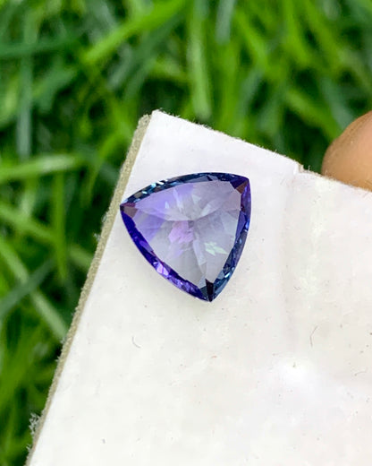 Natural Bi Color Tanzanite 1.38 Carat 7.8x7.8 MM Trillion Shape Faceted Gemstone