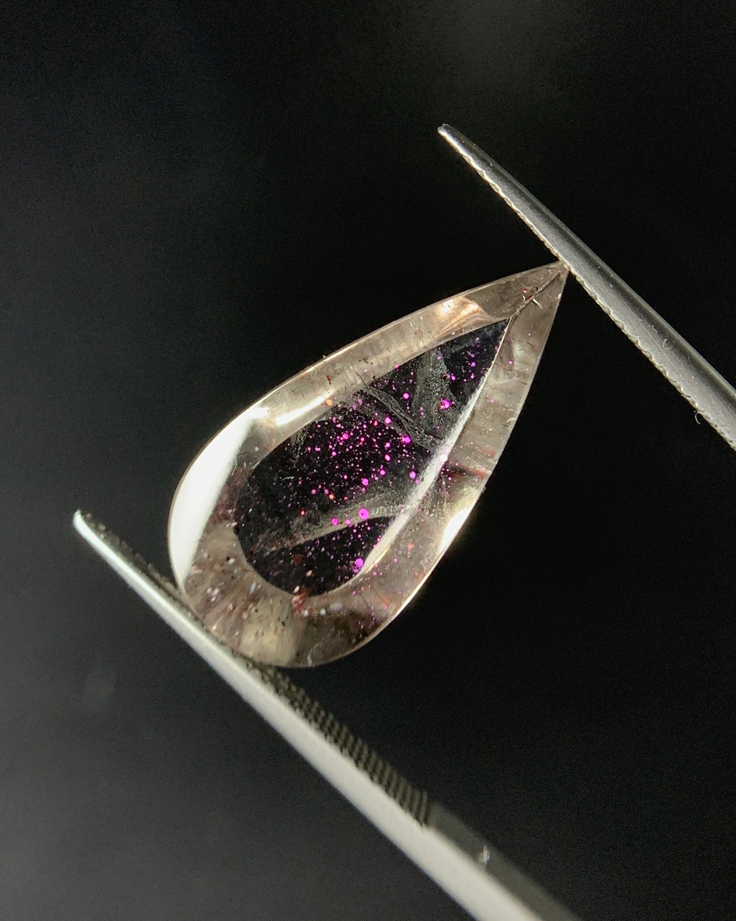 Natural Rare Pink Fire Quartz 8.48 Carat 23x11.6 MM Pear Shape Covellite Quartz Gemstone from Brazil 