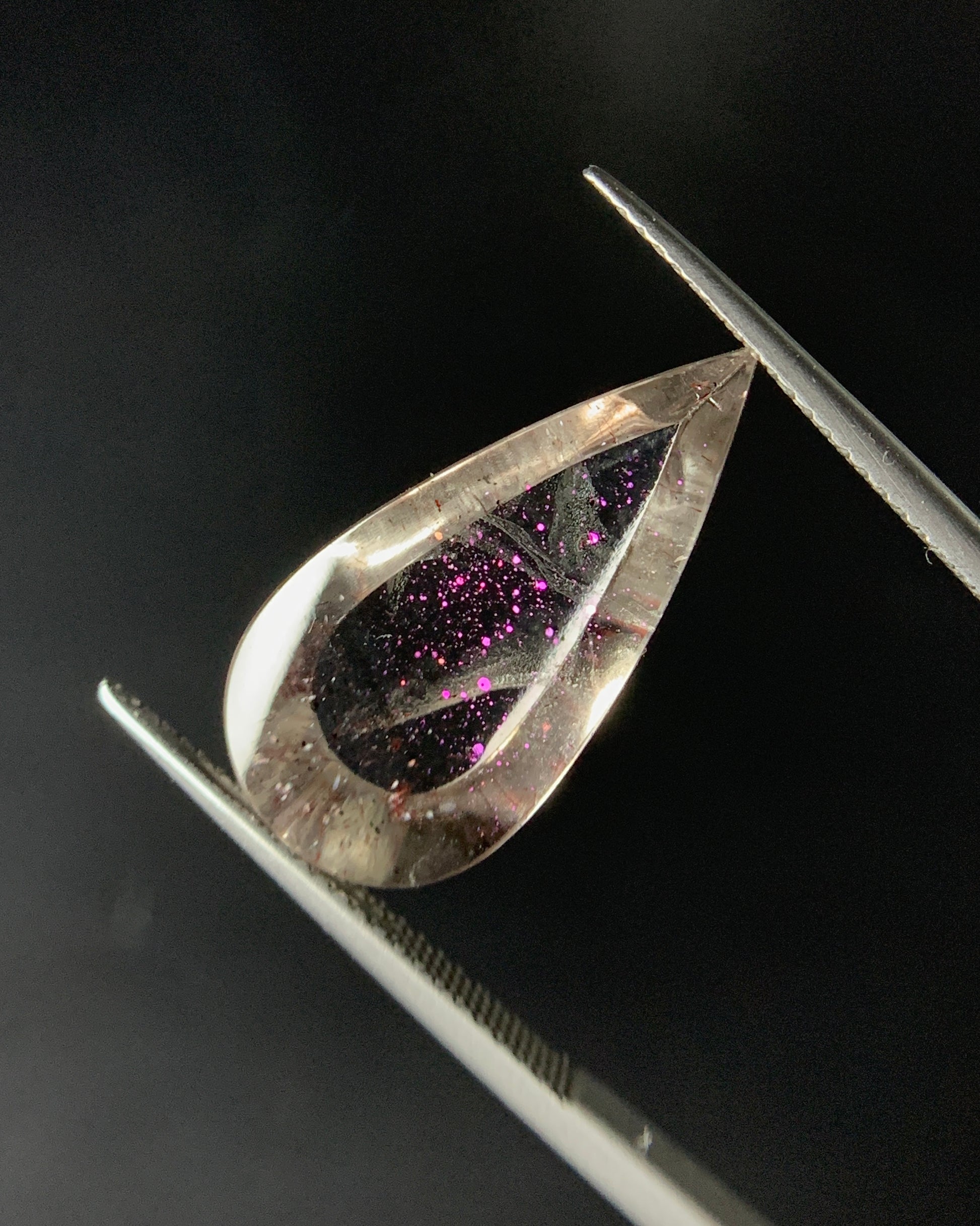 Natural Rare Pink Fire Quartz 8.48 Carat 23x11.6 MM Pear Shape Covellite Quartz Gemstone from Brazil 