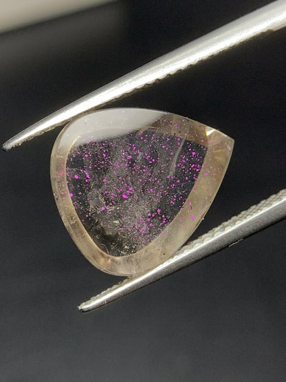 Natural Rare Pink Fire Quartz 4.93 Carat 14x12 MM Heart Shape Covellite Quartz Gemstone from Brazil