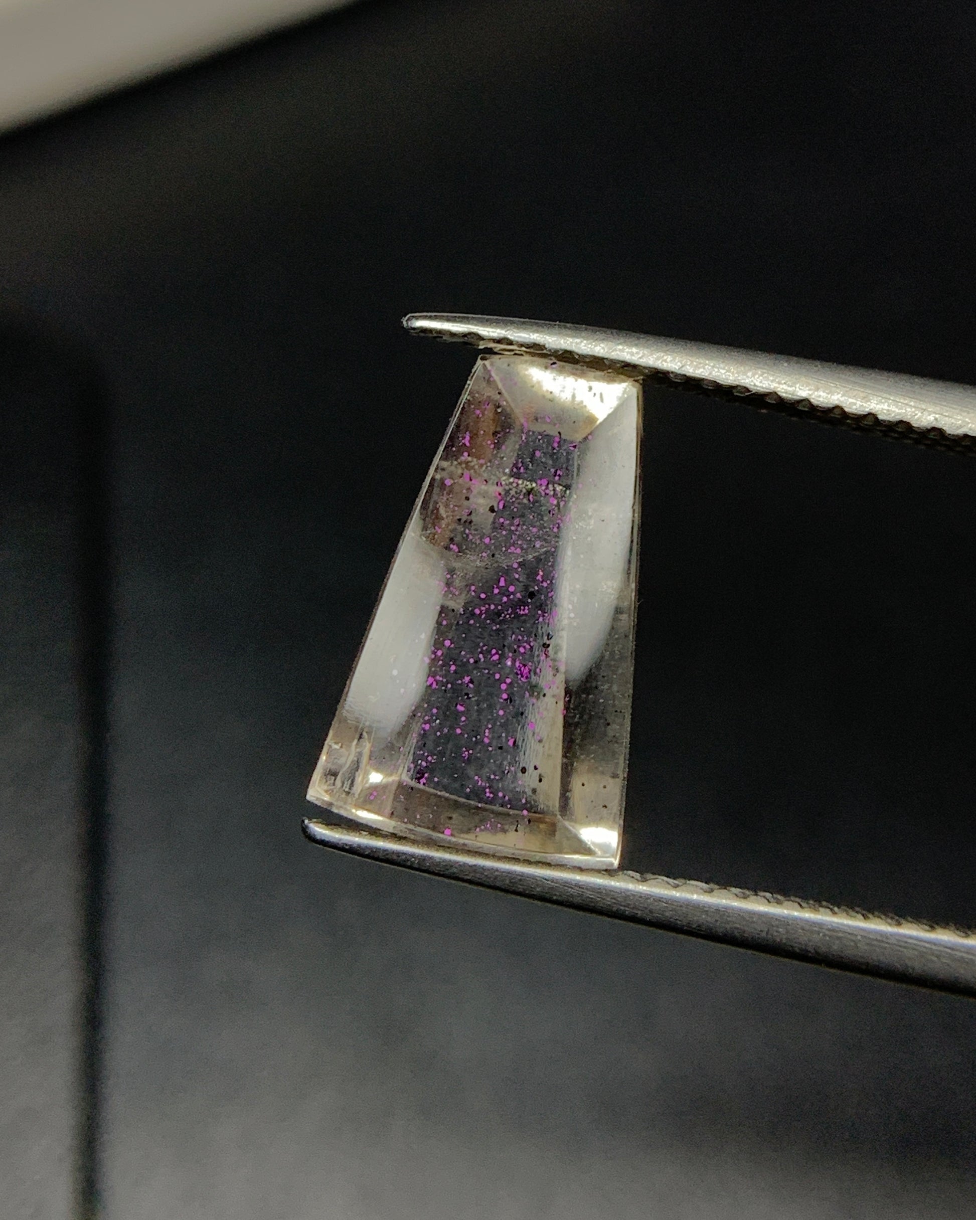 Natural Rare Pink Fire Quartz 3.78 Carat 13.2x8.2 MM Freeform Shape Covellite Quartz Gemstone from Brazil 