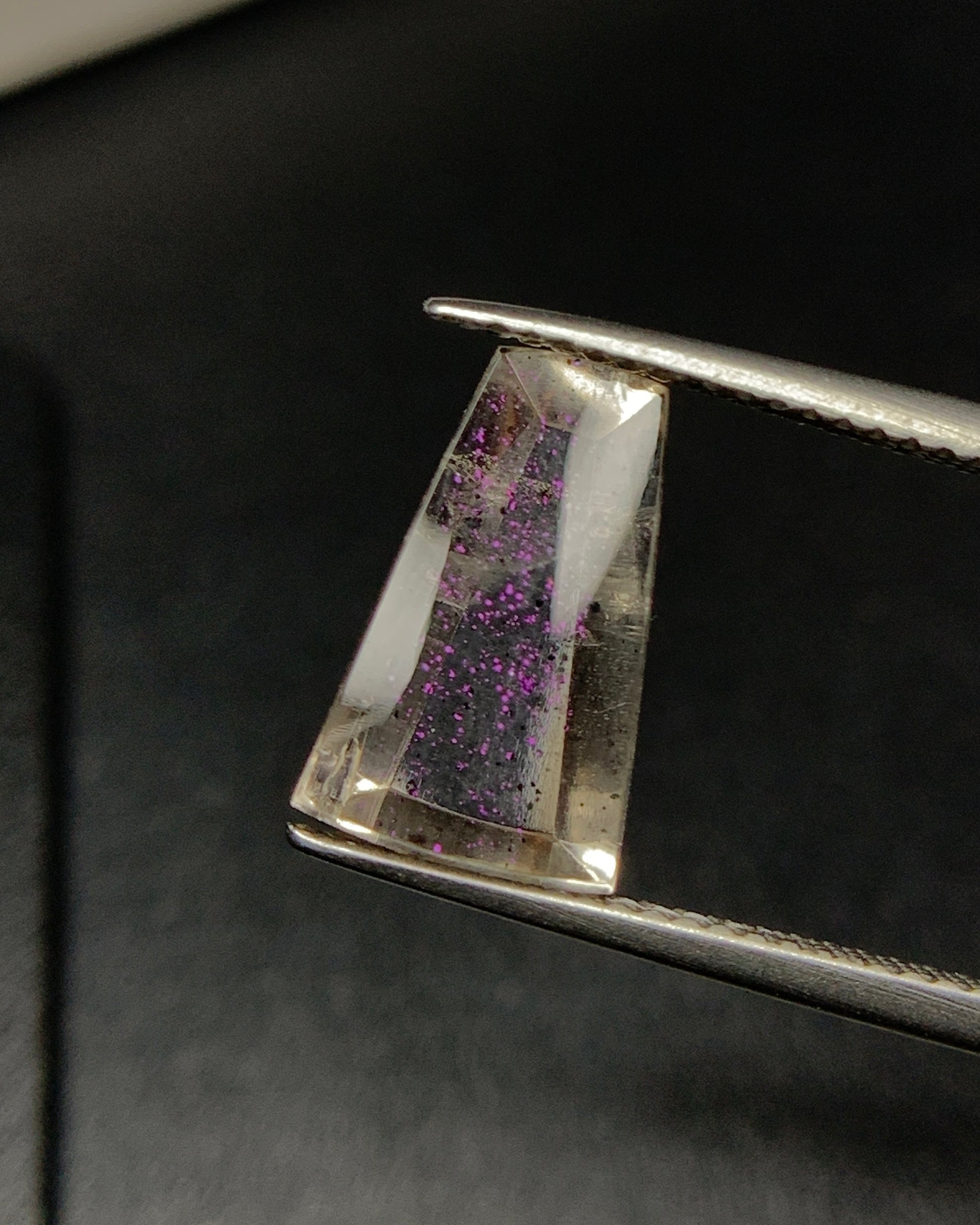 Natural Rare Pink Fire Quartz 3.78 Carat 13.2x8.2 MM Freeform Shape Covellite Quartz Gemstone from Brazil 
