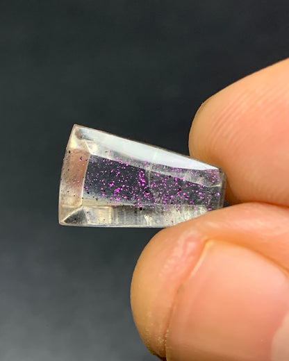 Natural Rare Pink Fire Quartz 3.78 Carat 13.2x8.2 MM Freeform Shape Covellite Quartz Gemstone from Brazil 