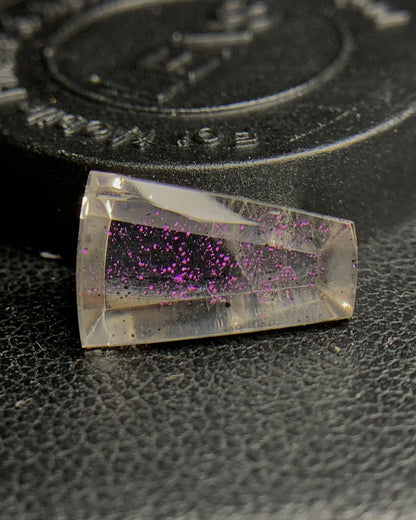 Natural Rare Pink Fire Quartz 3.78 Carat 13.2x8.2 MM Freeform Shape Covellite Quartz Gemstone from Brazil 