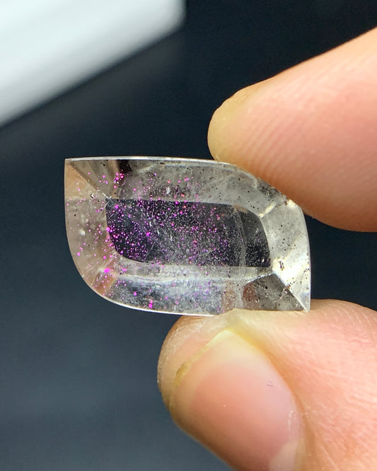 Natural Rare Pink Fire Quartz 7.95 Carat 19x10x5.8 MM Freeform Shape Covellite Quartz Gemstone from Brazil 