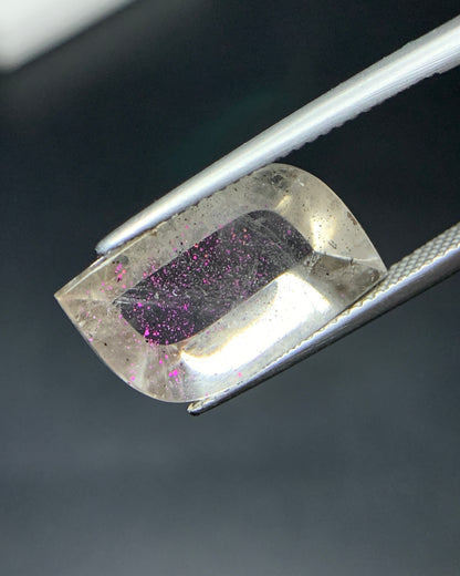Natural Rare Pink Fire Quartz 7.95 Carat 19x10x5.8 MM Freeform Shape Covellite Quartz Gemstone from Brazil 