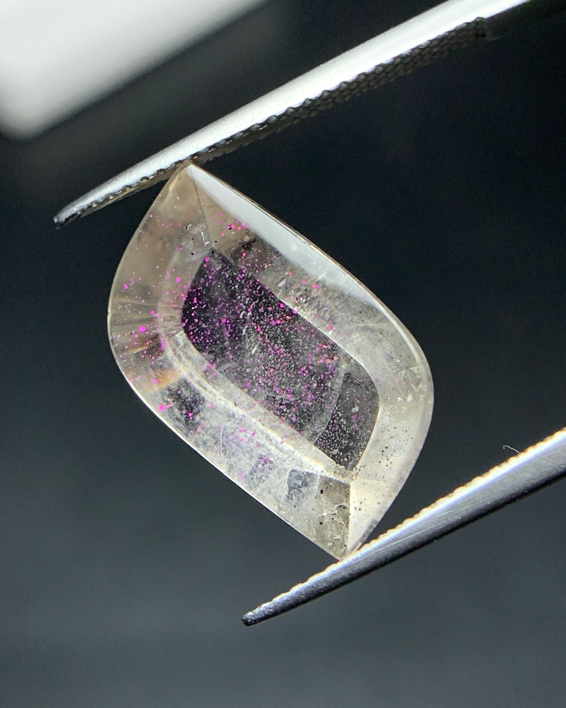 Natural Rare Pink Fire Quartz 7.95 Carat 19x10x5.8 MM Freeform Shape Covellite Quartz Gemstone from Brazil 