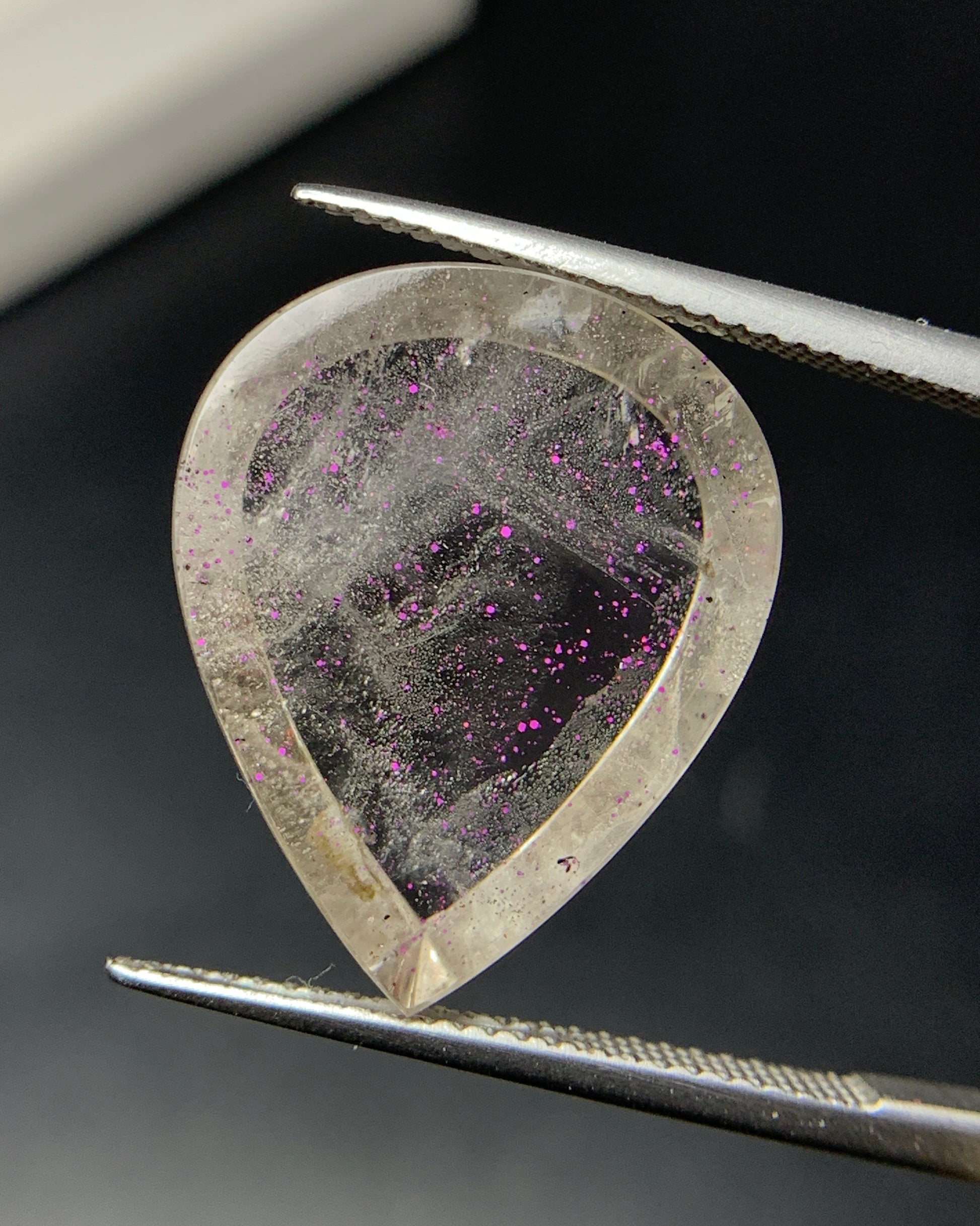 Natural Rare Pink Fire Quartz 15.85 Carat 20.6x17.7x6 MM Heart Shape Covellite Quartz Gemstone from Brazil