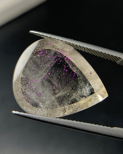 Natural Rare Pink Fire Quartz 15.85 Carat 20.6x17.7x6 MM Heart Shape Covellite Quartz Gemstone from Brazil