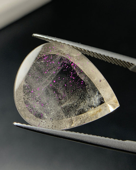 Natural Rare Pink Fire Quartz 15.85 Carat 20.6x17.7x6 MM Heart Shape Covellite Quartz Gemstone from Brazil