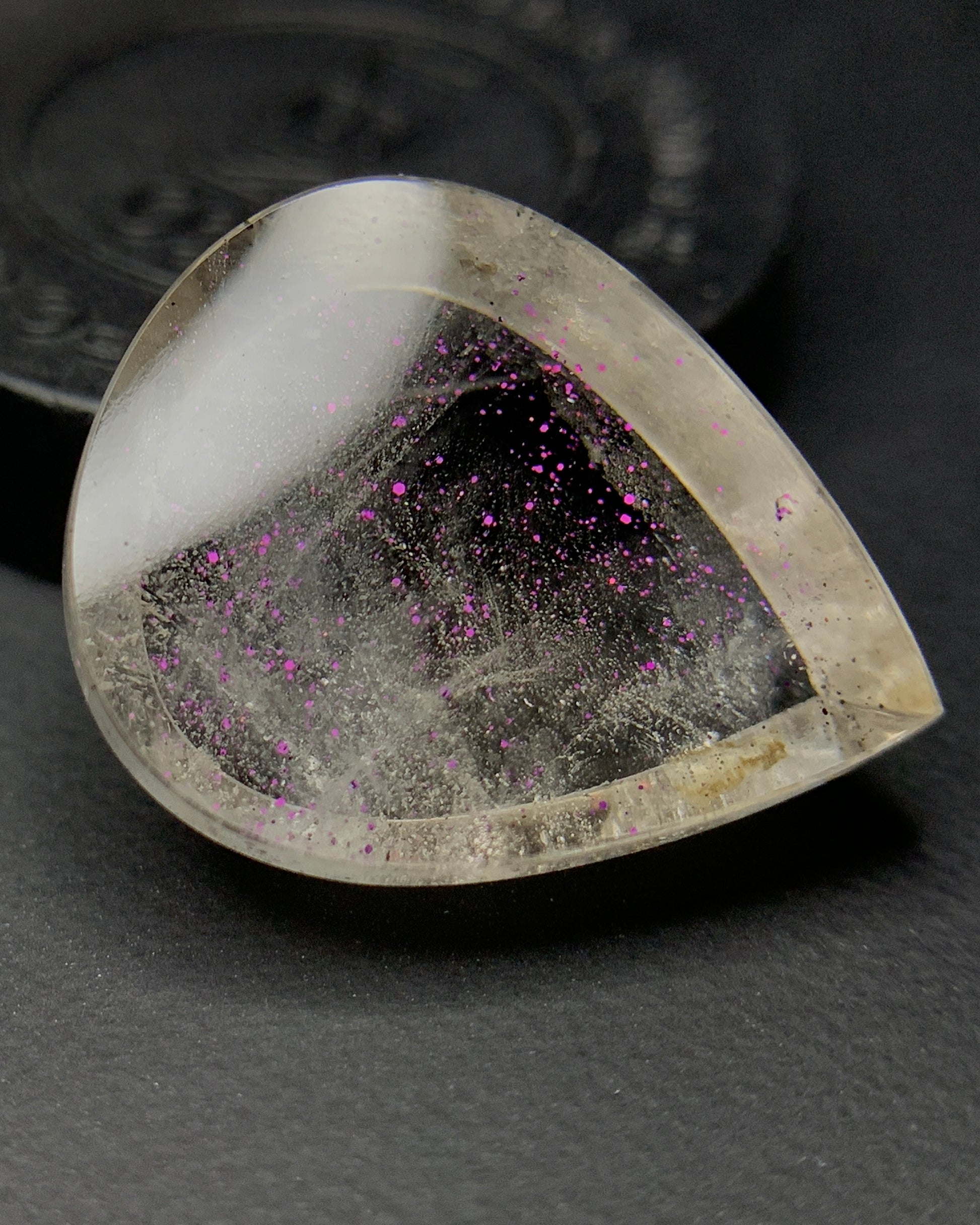 Natural Rare Pink Fire Quartz 15.85 Carat 20.6x17.7x6 MM Heart Shape Covellite Quartz Gemstone from Brazil