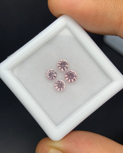 Natural Rare Dragon Garnet / Fluorescent Chromium Vanadium Malaya Garnet Lot 0.82 Carat Mix Size Round Shape Faceted Gemstone 4 Piece Lot