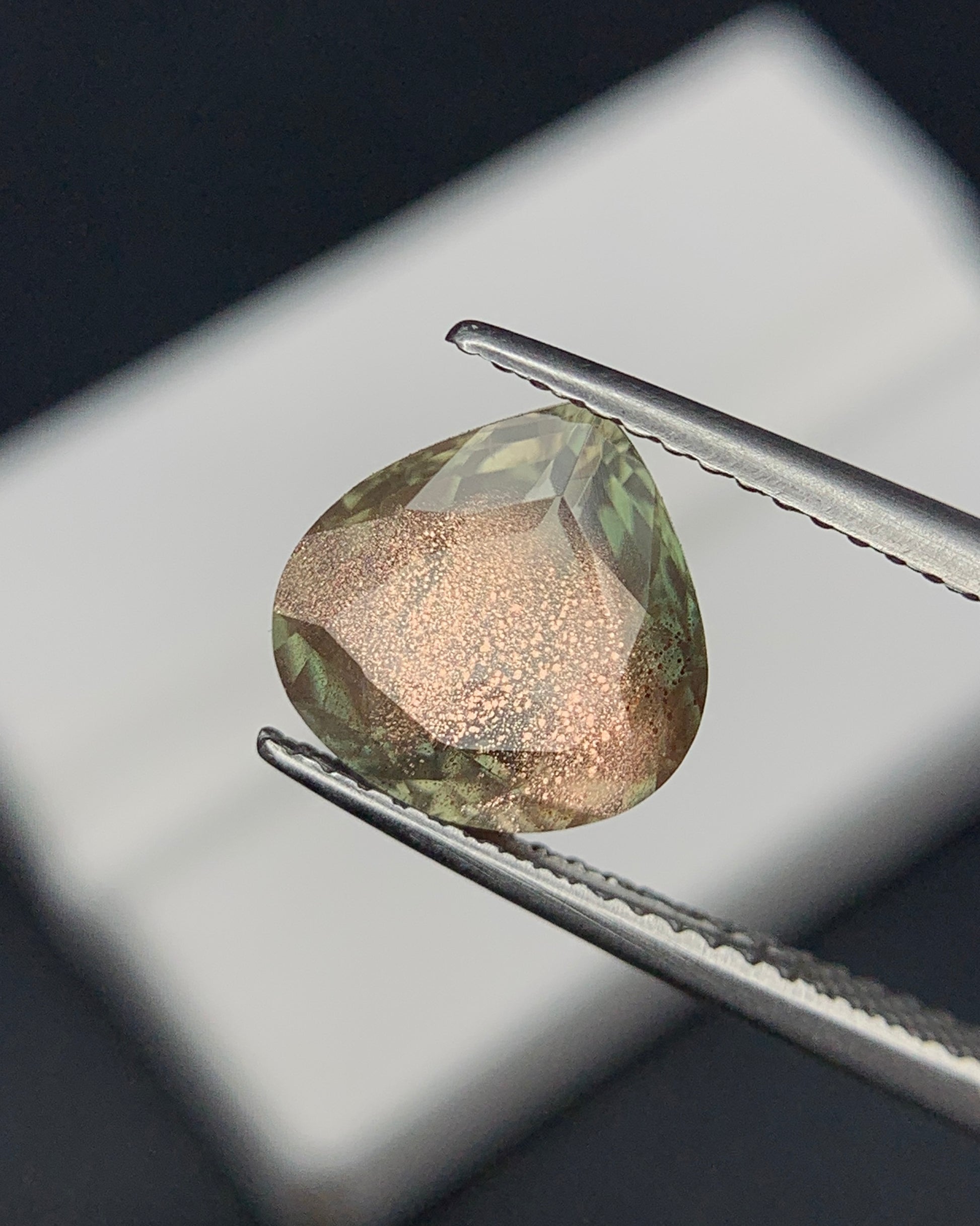 Natural Oregon Sunstone 2.57 Carat 9.3x9.2x4.8 MM Heart Shape Faceted Gemstone 