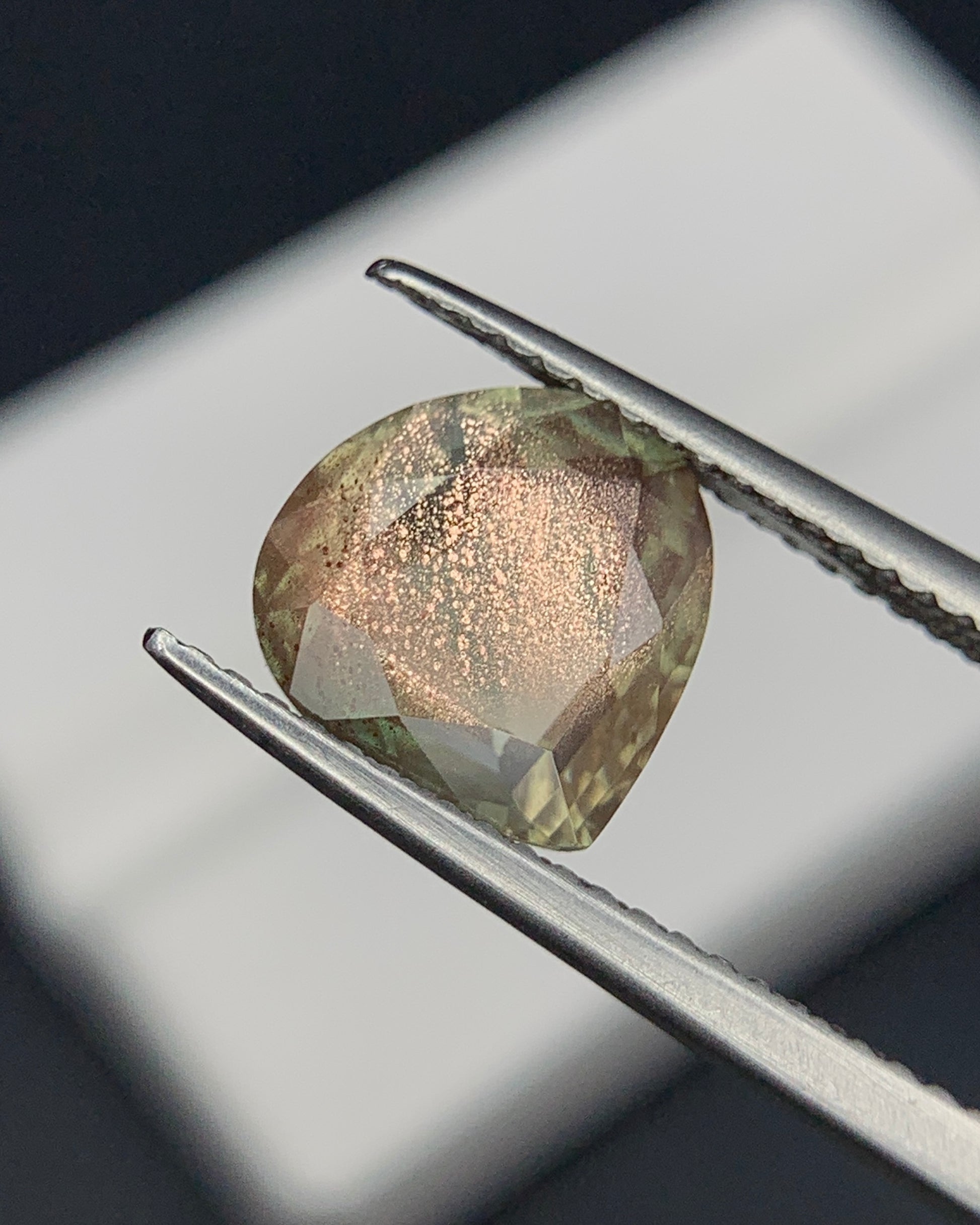 Natural Oregon Sunstone 2.57 Carat 9.3x9.2x4.8 MM Heart Shape Faceted Gemstone 
