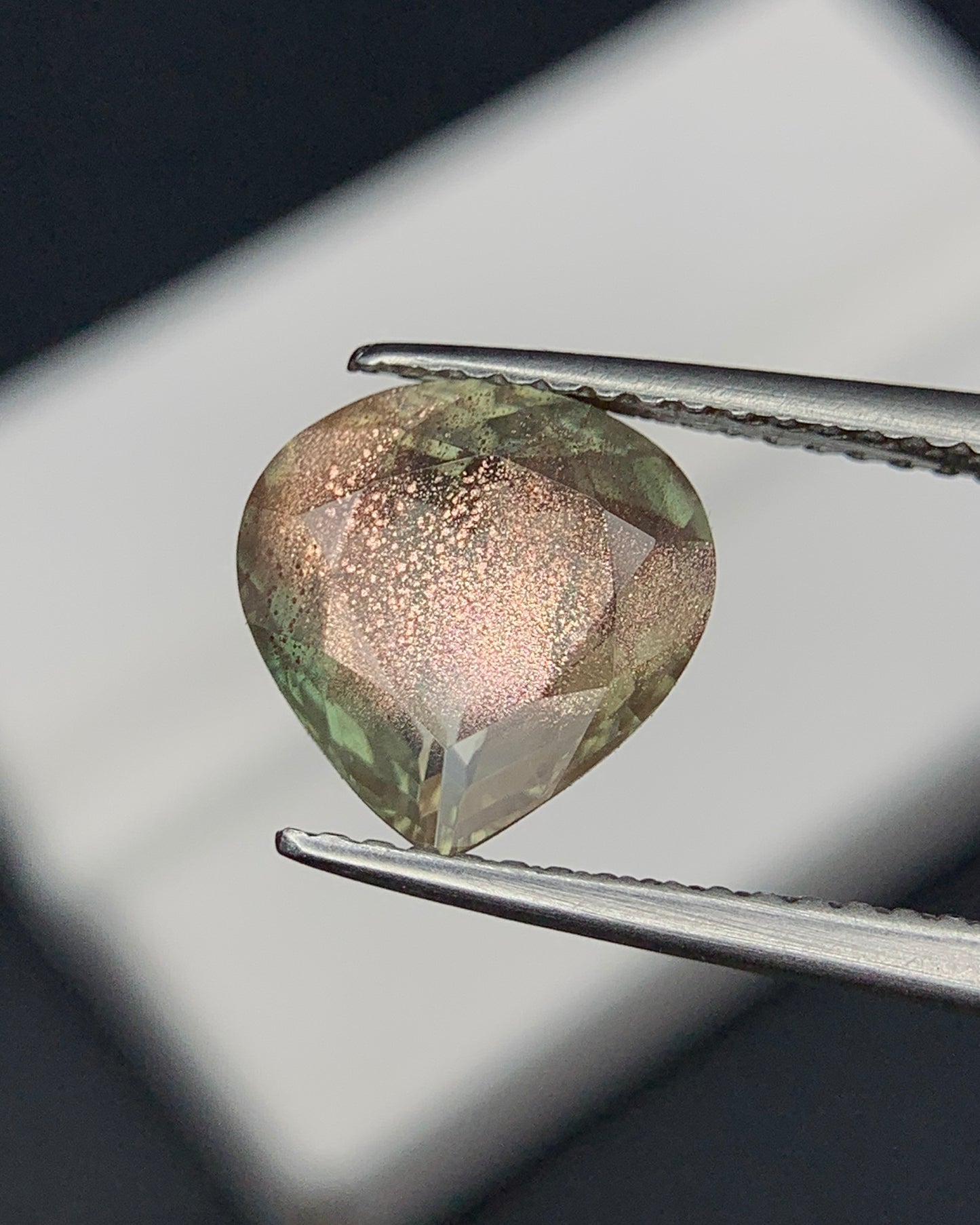Natural Oregon Sunstone 2.57 Carat 9.3x9.2x4.8 MM Heart Shape Faceted Gemstone 