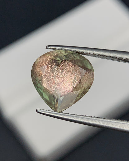 Natural Oregon Sunstone 2.57 Carat 9.3x9.2x4.8 MM Heart Shape Faceted Gemstone 