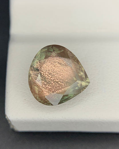 Natural Oregon Sunstone 2.57 Carat 9.3x9.2x4.8 MM Heart Shape Faceted Gemstone 